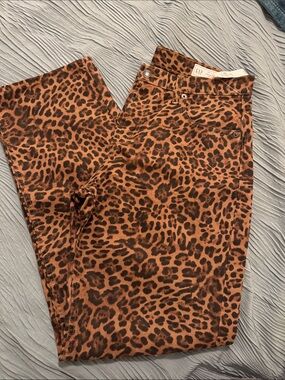 GAP Leopard Print Mid Rise Straight Taper Jeans NWT